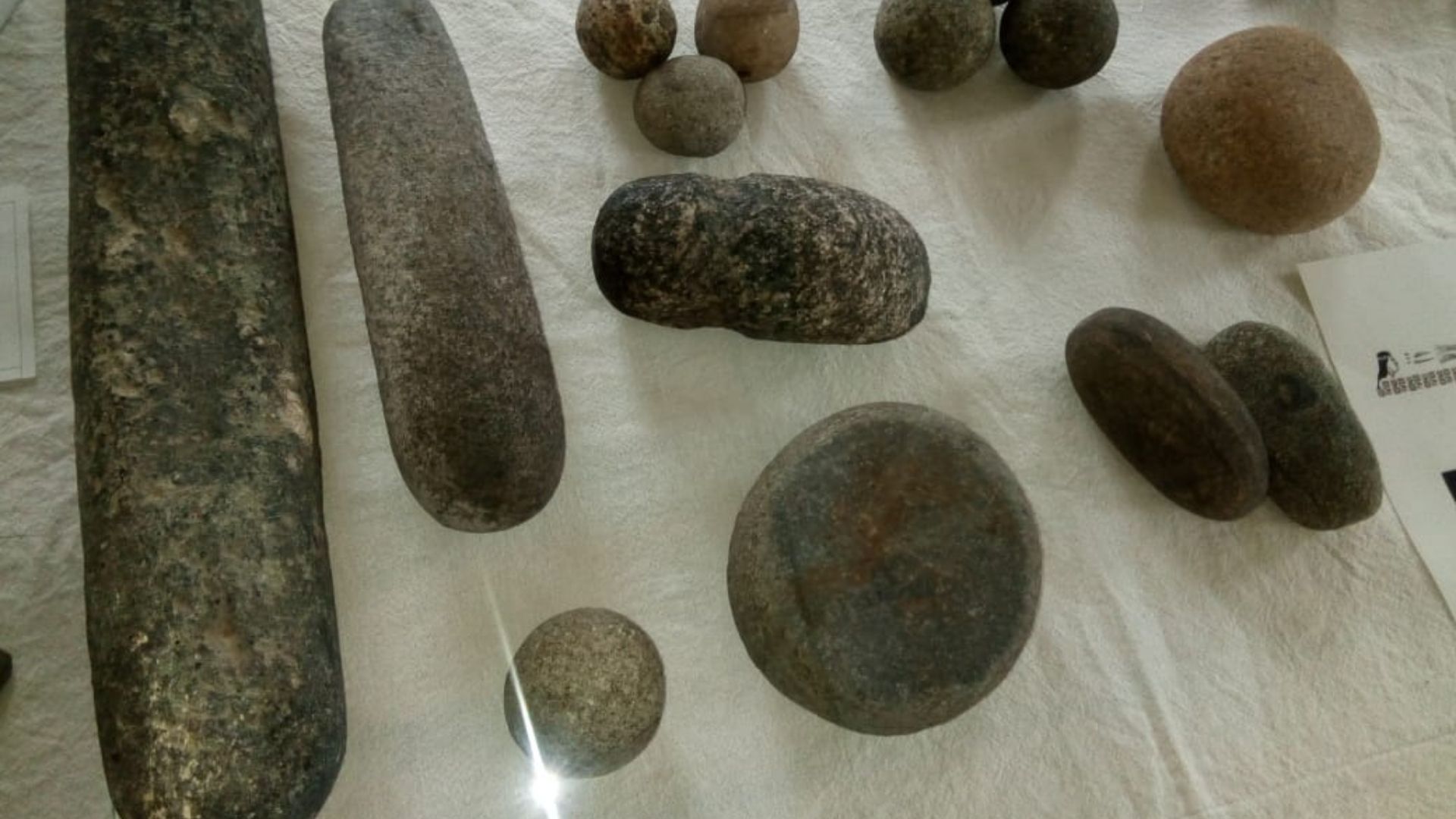 herramientas de piedra de los comechingones 4.jpg
