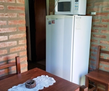 Cocina comedor equipada.